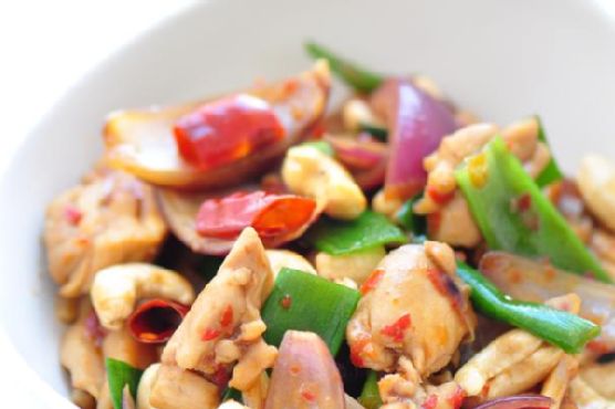 Thai Stir-Fry Chicken With Cashew Nuts